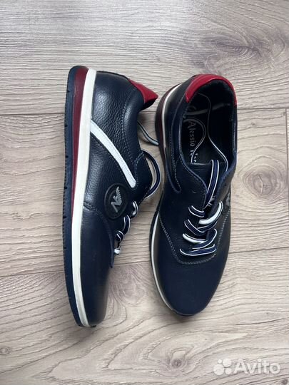 Полуботинки (кроссовки) размер 41