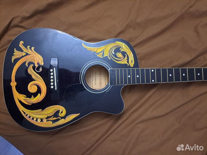 Акустическая гитара