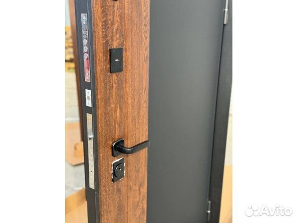 Дверь входная Luxor 2мдф Призма Зеркало