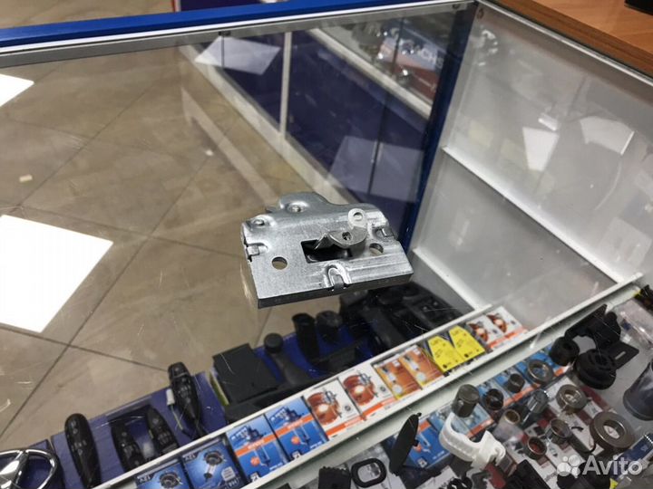 Замок крышки багажника Daewoo Nexia