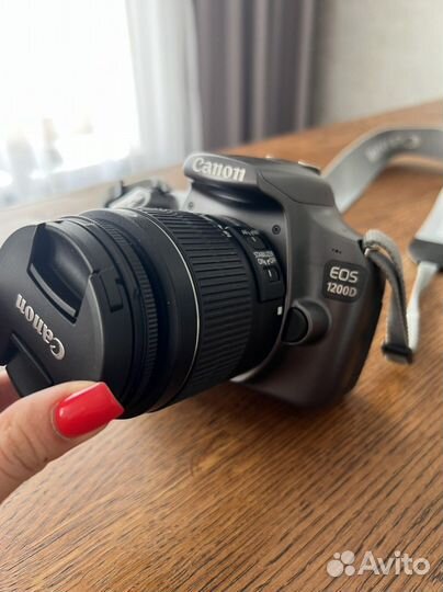 Зеркальный фотоаппарат canon 1200d