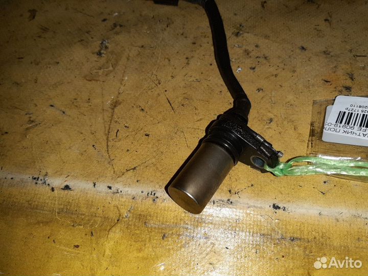 Датчик положения коленвала Toyota Wish ANE10G