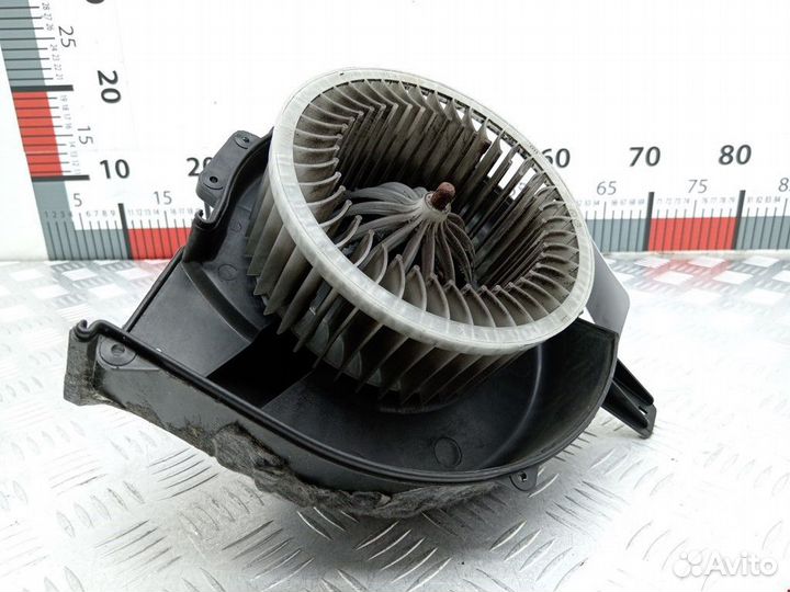 Моторчик печки Skoda Rapid 2015