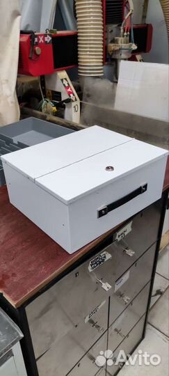 Ящик металлический с замком