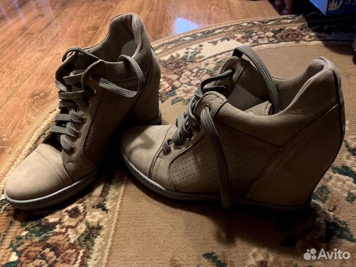 Женская обувь. Размер 39. Весна/осень