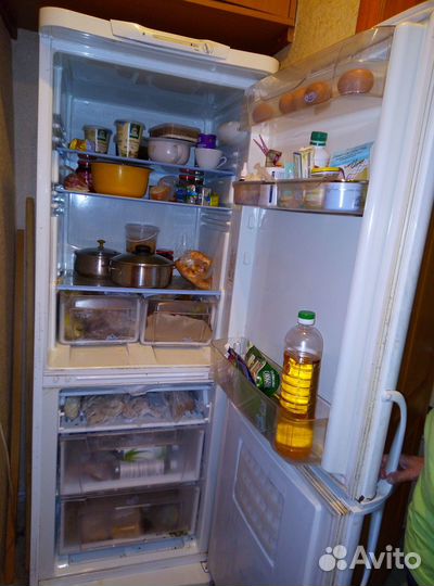 Холодильник Indesit б/у в рабочем состоянии