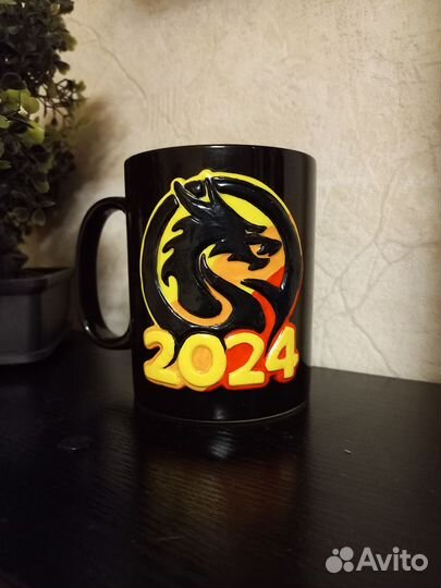 Кружка с символом 2024 года