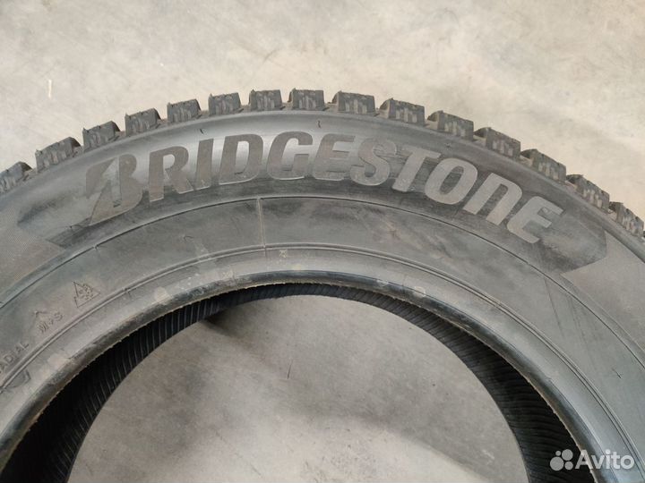 Bridgestone Ice Cruiser 7000S 225/65 R17 102T