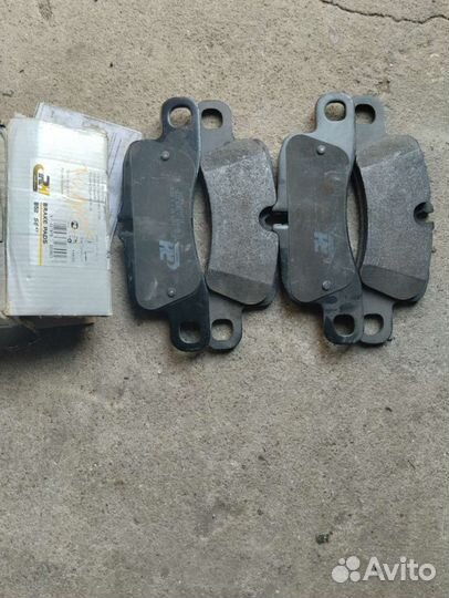 Задние тормозные колодки на тауарег-2