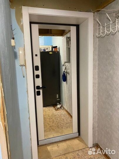 Дверь входная металлическая в квартиру