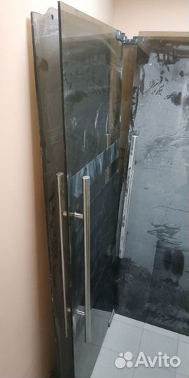 Стеклянные двери Маятниковые