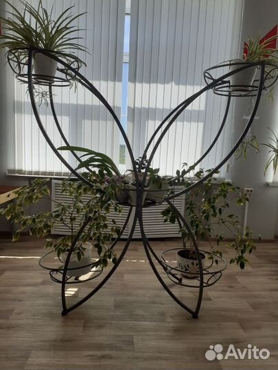 Подставка для цветов напольная металлическая