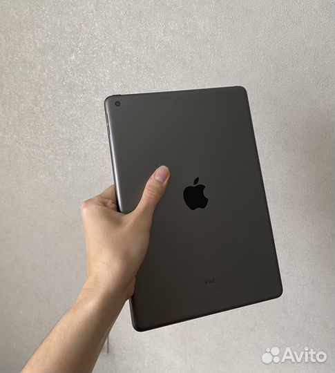 iPad 9 2021 64gb + pencil 1 поколения (оригинал)