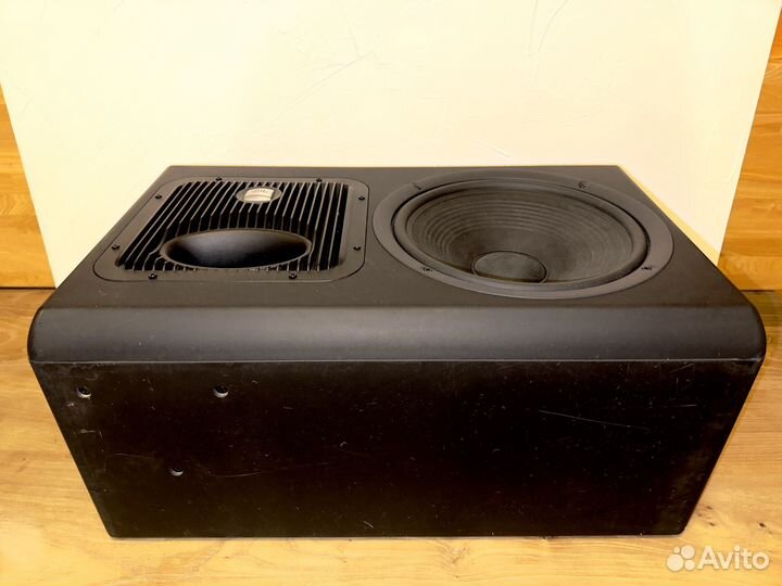 Активный студийный сабвуфер JBL LSR6312SP