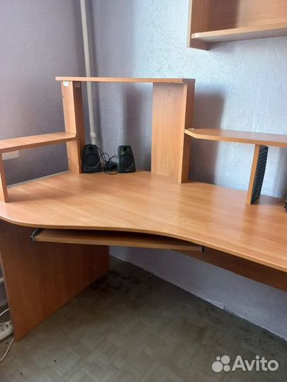 Стол компьютерный (письменный)