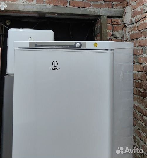 Холодильник indesit 167x60x60sm