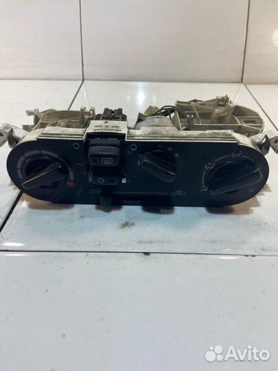 Блок управления отопителем Mitsubishi Mirage (CK)