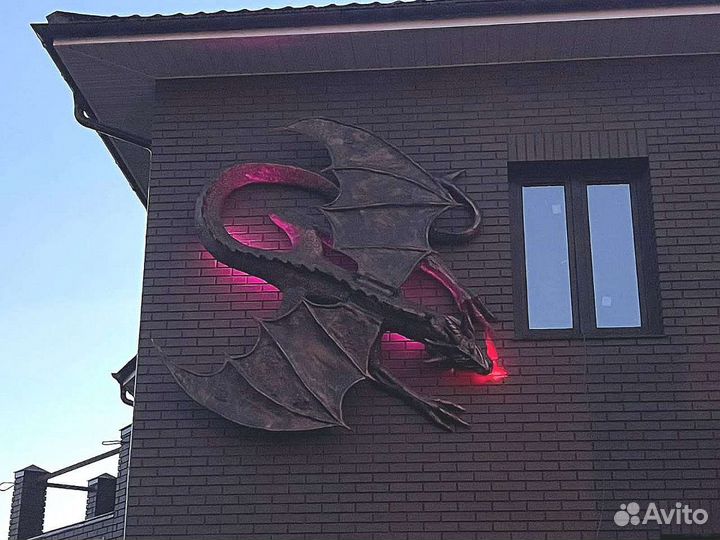 Дракон на стены-скульптура