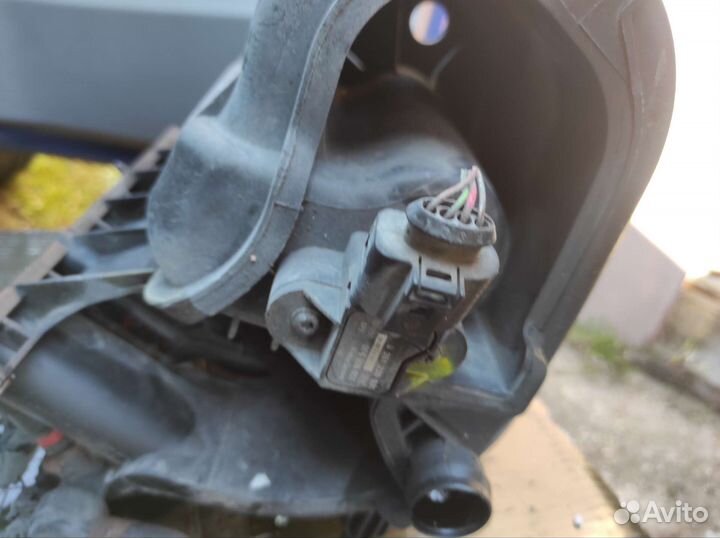 Корпус термостата skoda 1.2 03C121111B