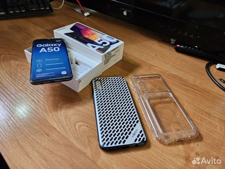 Samsung Galaxy A50, 4/64 ГБ