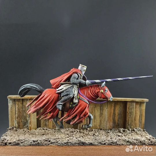 Коллекционная фигурка рыцаря