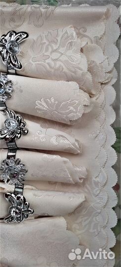Новое: кремовая скатерть жаккардовая с 8 салфеткам