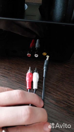 Беспроводные наушники Sony TMR-RF855R