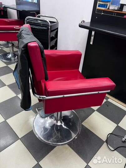 Парикмахерское кресло бу
