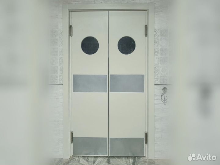 Маятниковые двери одинарные и двойные