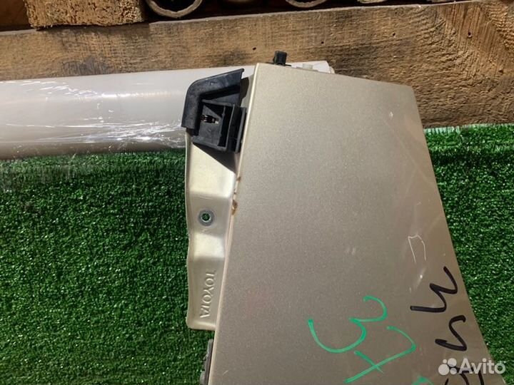 Крыло переднее левое Toyota Funcargo NCP20