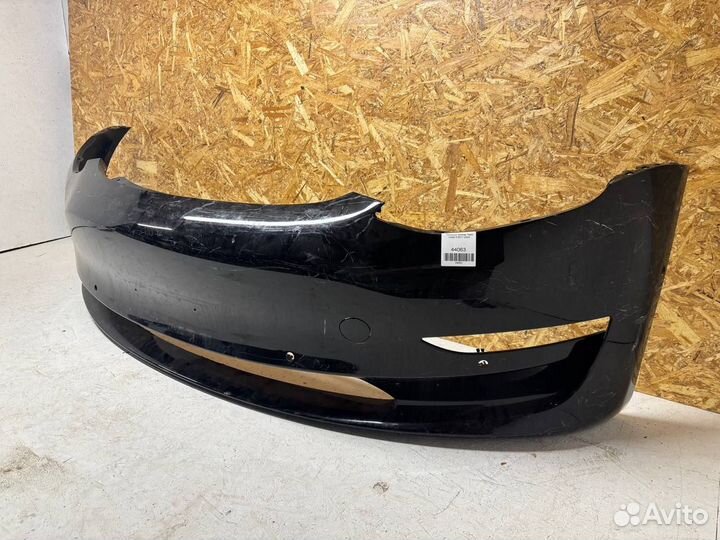 Передний бампер Tesla model 3 2017-2023