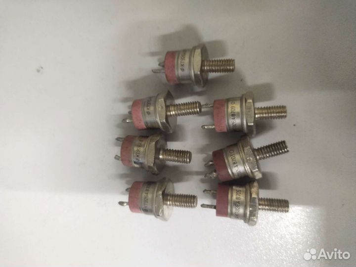 Конденсаторы, тиристор, транзисторы, диодный мост