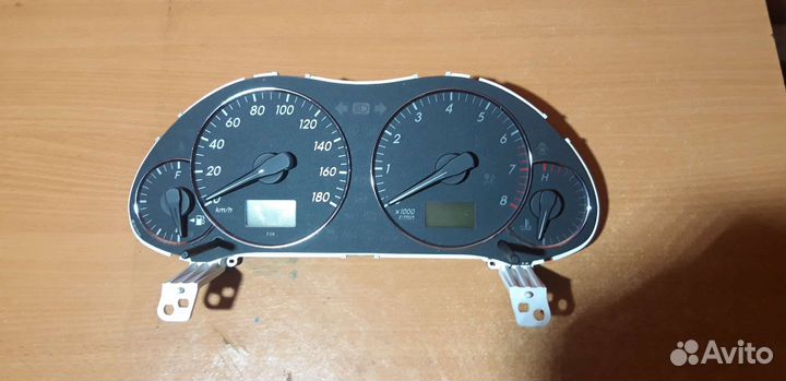 Шиток приборов тойота авенсис