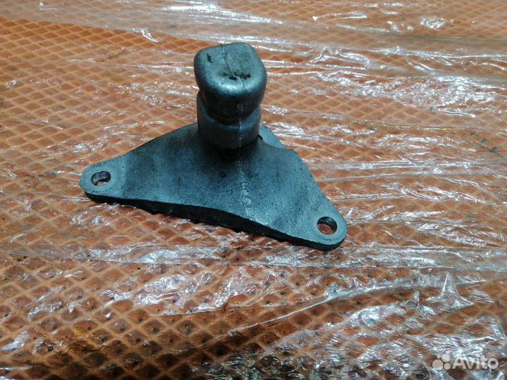 Опора двигателя передняя Audi A6 C6 4F ccea 2010