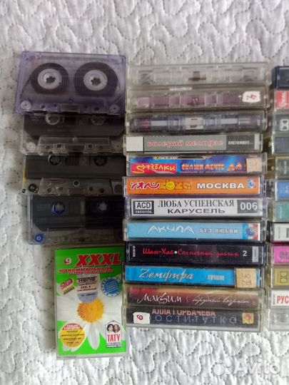 Аудиокассеты, цена указана за все, Авито доставка