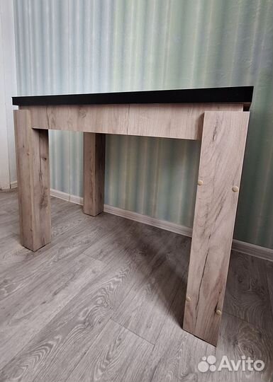 Кухонный стол