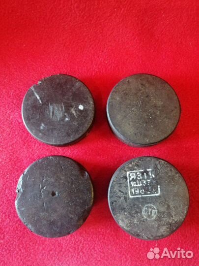 Советские хоккейные шайбы