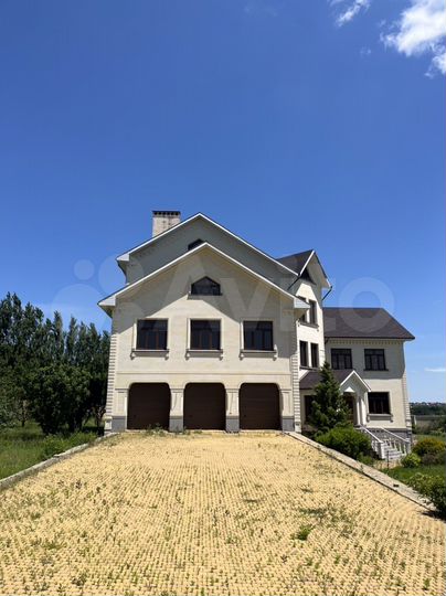 Дом 1347,7 м² на участке 57,5 сот.