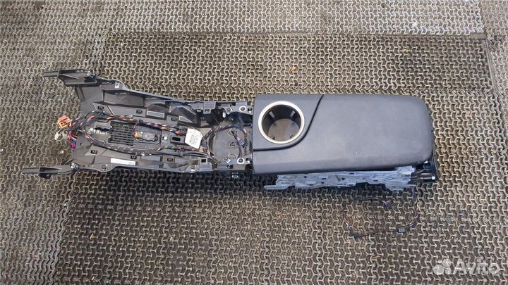 Консоль салона Porsche Taycan 2019 –, 2020