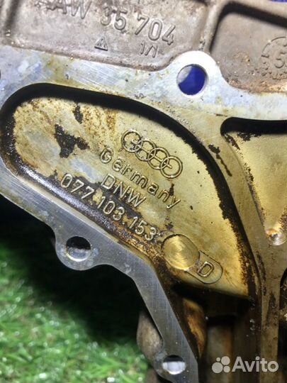 Крышка двигателя Audi A8 D2 ABZ 4.2 1997