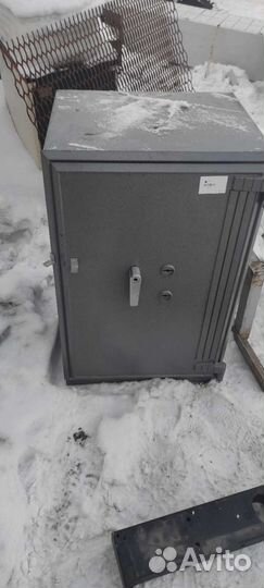 Сейфы металлические