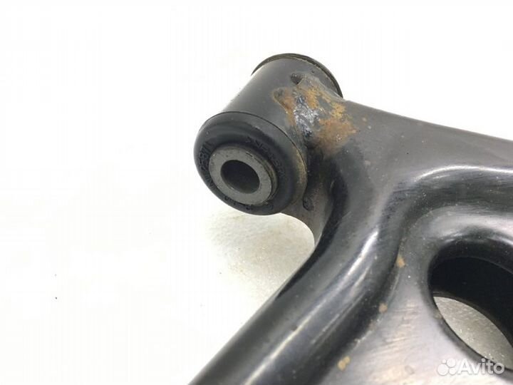 Рычаг подвески передний правый Mitsubishi