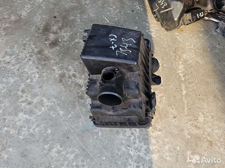 Корпус воздушного фильтра Mazda CX-7