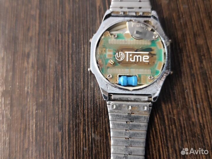 Электронные часы Монтана оригинал 80 годы на ходу