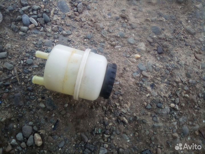 Бочек гур Деу Нексия 2013г