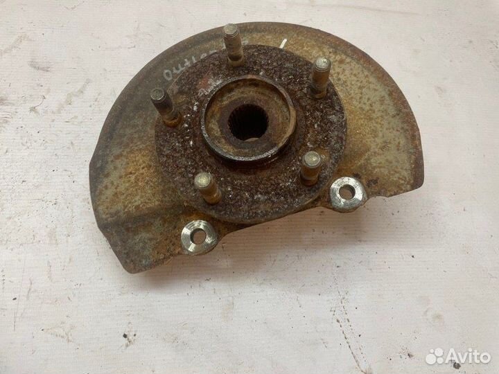 Кулак поворотный передний левый Mitsubishi