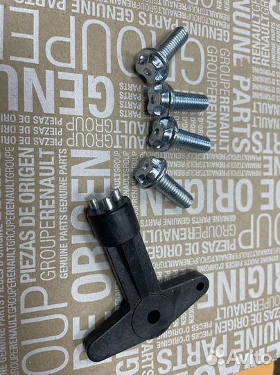 Специальный ключ колпака литого диска Renault