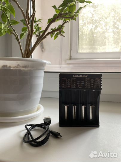 Зарядное устройство LiitoKala Lii-402