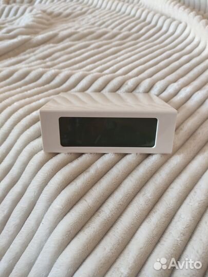 Часы будильник икеа