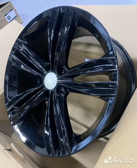 Диски для Фольцваген Тигуан Себринг R19